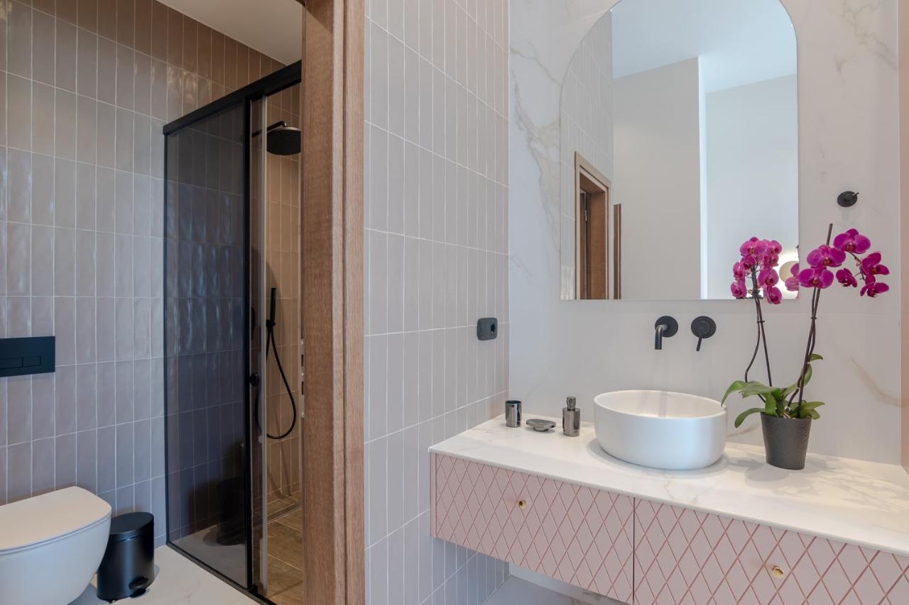 Omma Suites 罗希姆诺 外观 照片